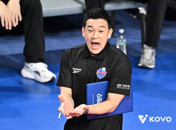 여오현 대행은 임명옥의 부상에 대한 안타까움을 드러냈다. 사진 제공= KOVO