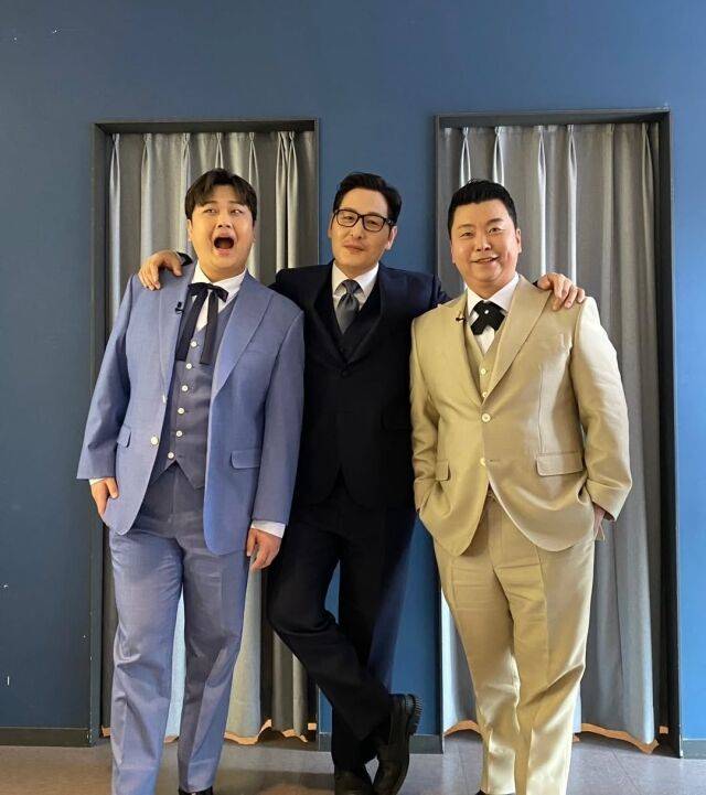 김풍이 '냉장고를 부탁해'에 출연중인 셰프들과 함께한 사진을 공개했다. / 김풍 SNS