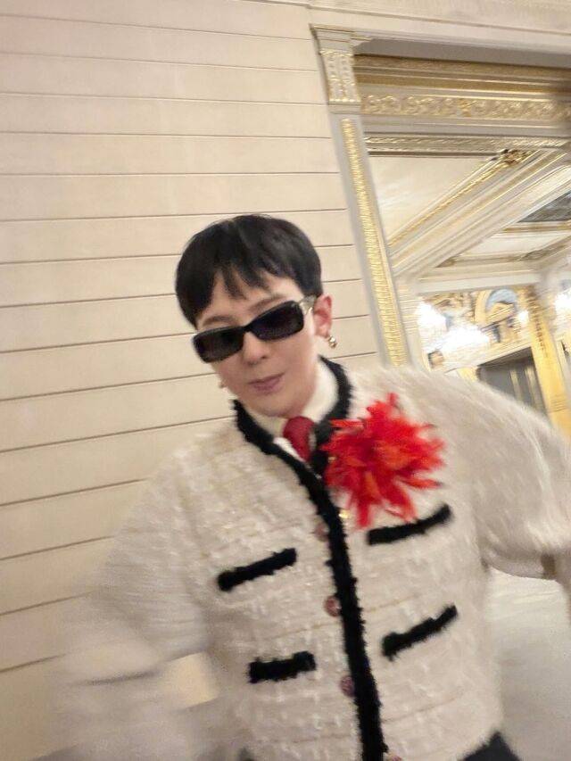 지드래곤이 일상 속 패션 사진을 공개했다. / 지드래곤 SNS