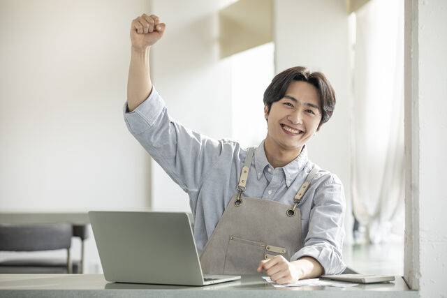 정부가 소규모 사업장에 인사관리(HR) 플랫폼 서비스 이용료를 연 최대 180만원까지 무료 지원한다. 클립아트코리아