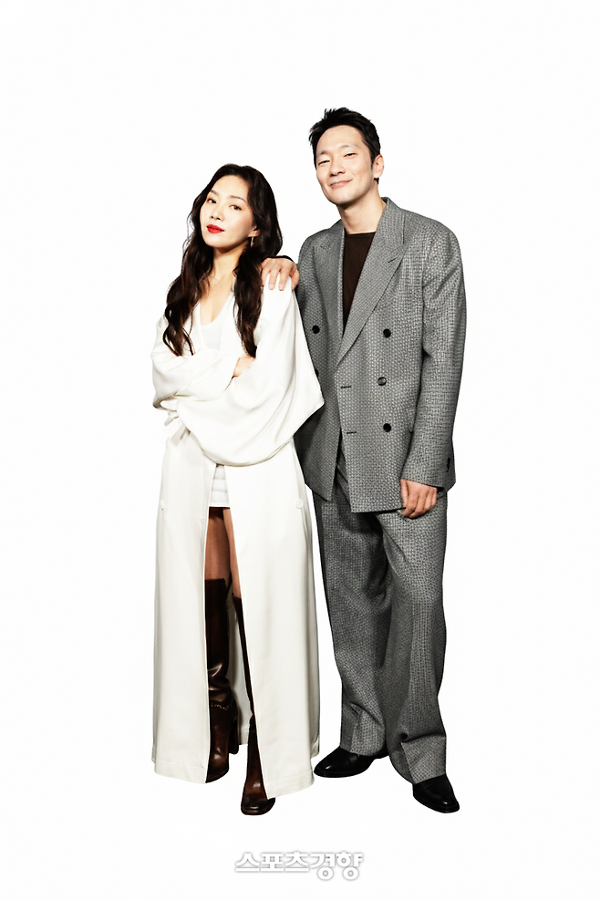 제42회 선댄스 영화제에 참석한 배우 최희서(왼쪽)와 손석구. 스태넘 제공