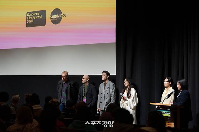 ‘베드포드 파크’ 월드 프리미어 Q&A 왼쪽부터 배우 Jefferson White, 촬영감독 David Mcfarland , 배우 손석구, 최희서, 감독 Stephanie Ahn. 스태넘 제공