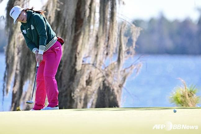 퍼팅을 하는 양희영. /AFPBBNews=뉴스1