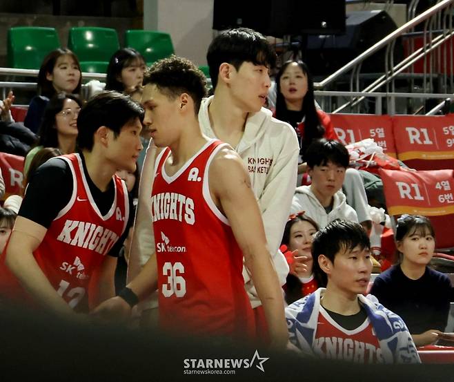 [카메라톡스]끈끈하게 물고늘어지고 싶었던 다니엘 '허웅의 미친 3점슛에 속수무책'  결국 5반칙으로 퇴장