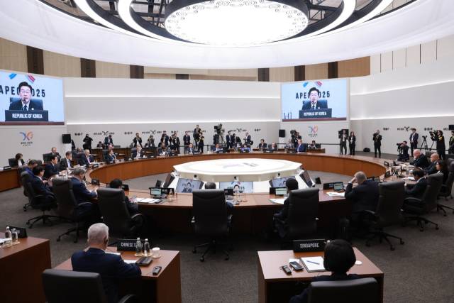 경북도가 컨벤션센터를 활용한 마이스 산업에 집중하고 있다. 사진은 지난해 10월 경주화백컨벤션센터(HICO)에서 열린 APEC 정상회의 모습. 경주시 제공