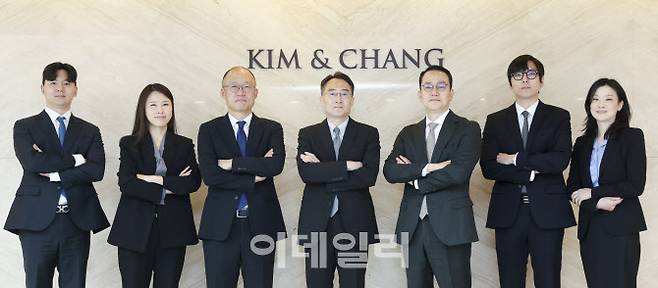 왼쪽부터 안학범, 이은영, 조현덕, 정재훈, 박종현, 김건우, 김예형 변호사(사진=이영훈 기자)