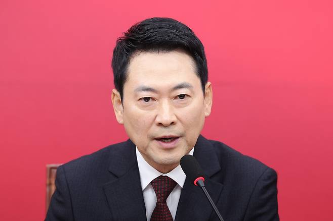 장동혁 국민의힘 대표가 2이 서울 여의도 국회에서 열린 최고위원회의에서 발언하고 있다. /뉴스1