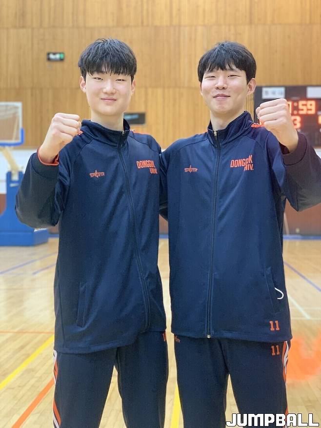 ▲ 2023년 동국대 입학 당시 김명진과 우성희(사진 오른쪽)