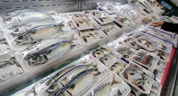 마트 매장에 진열된 수산물. 국제신문DB