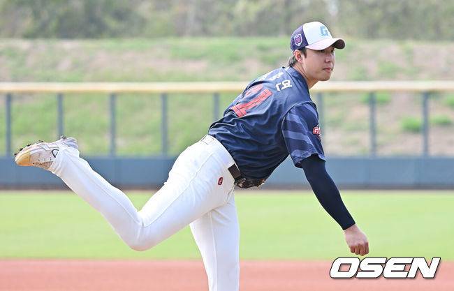 [OSEN=타이난(대만), 이석우 기자] 롯데 자이언츠 최충연 / foto0307@osen.co.kr