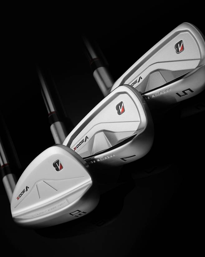 브리지스톤골프가 출시하는 10세대  V300 아이언 V300 X . 브리지스톤골프 제공.