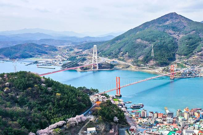 남해대교 전경 ⓒ남해군 제공
