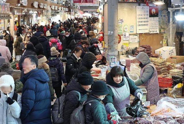 서울시내 한 전통시장 [사진=연합뉴스]