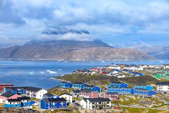 그린란드를 놓고 갈등을 빚던 미국과 EU가 핵심광물 협력을 추진할 가능성이 제기됐다. 그린란드 수도 누크 전경.(사진=모션엘리먼츠)