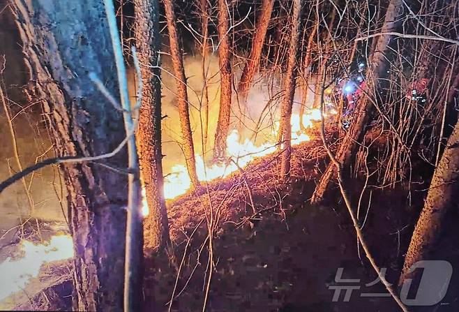 전북 남원시 산내면 백일리 일원에 산불이 발생했다.(전북소방본부 제공. 재판매 및 DB금지) ⓒ News1 문채연 기자