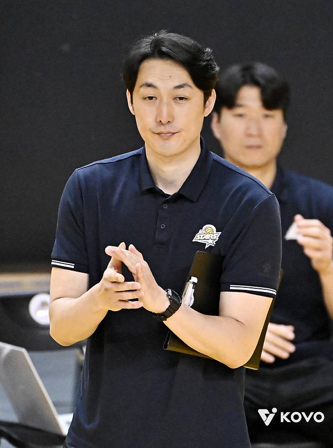 하현용 감독 대행. 사진 | 한국배구연맹