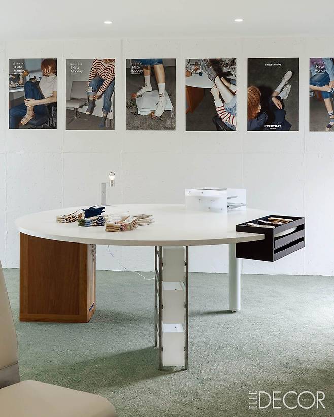 양말 브랜드 ‘아이헤이트먼데이’를 위해 제작한 테이블.