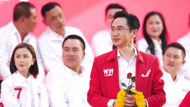 프아타이당의 유세 현장. 탁신 전 총리의 조카인 욧차난 웡사왓이 총리 후보로 나섰다.