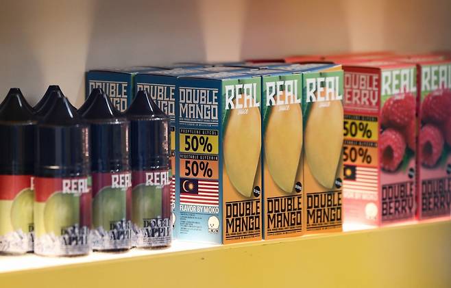 3일 서울의 한 전자담배 매장에 전자담배가 진열되어 있다.  /사진=뉴스1