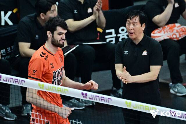 디미타르 디미트로프와 신영철 감독/KOVO