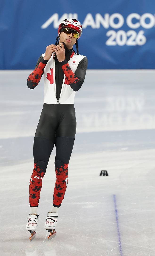 4일 이탈리아 밀라노 아이스스케이팅 아레나에서 캐나다 쇼트트랙대표팀의 윌리엄 단지누가 훈련을 하고 있다. [연합]