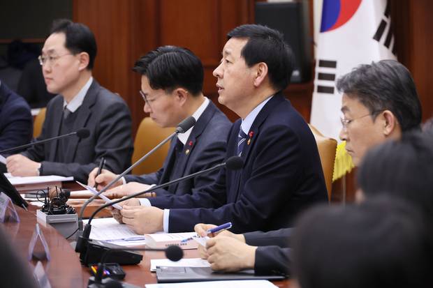 구윤철 부총리 겸 재정경제부 장관이 지난달 29일 서울 종로구 정부서울청사에서 열린 공공기관운영위원회에서 발언하고 있다. 연합뉴스