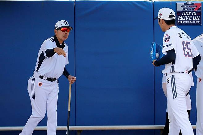 ▲ 김 감독이 강조하는 일관적인 메시지는 자신감 있는 투구고, 특히 젊은 선수들은 그런 패기가 있어야 한다고 강조한다ⓒ두산베어스