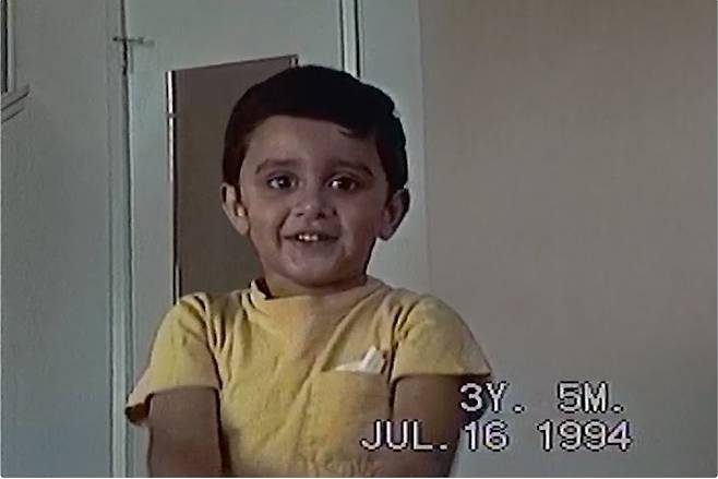 아니쉬 차간티 감독의 영화   한 장면. 유튜브 캡처