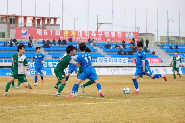 제62회 춘계대학축구연맹전이 오는 9일부터 25일까지 통영시 일원에서 열린다. 사진은 지난 대회 결승전 장면./통영시/