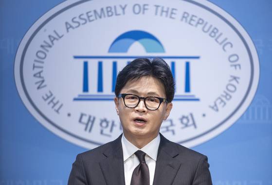국민의힘에서 제명된 한동훈 전 대표가 지난달 29일 국회 소통관에서 기자회견을 하고 있다. 〈사진=연합뉴스〉