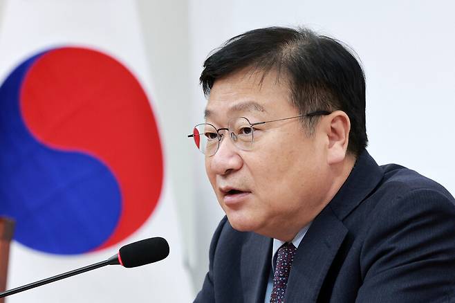 국민의힘 정강정책·당헌당규개정특별위원회 위원장인 정점식 정책위의장이 5일 국회에서 특위와 관련해 기자 간담회를 하고 있다. 연합뉴스