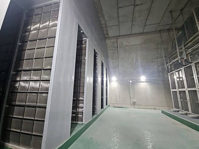 만덕~센텀 도시고속화도로 터널 내부 전기집진기와 유해가스 제거 설비. 필터형 장비를 통해 터널 내 오염물질 확산을 줄이도록 설계됐다. /사진=윤일선 기자