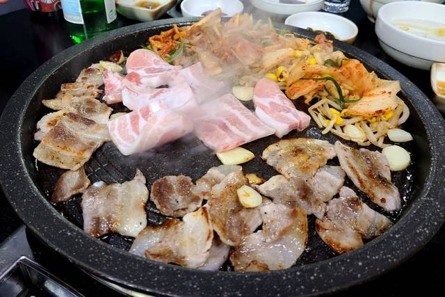 천이오겹살의 냉동삼겹살.