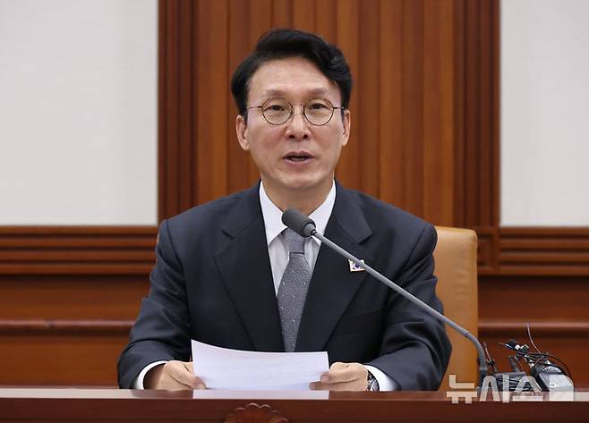 [서울=뉴시스] 김명원 기자 = 김민석 국무총리가 지난해 11월 24일 서울 종로구 정부서울청사에서 열린 헌법존중 정부혁신 TF 간담회에 참석해 발언하고 있다. 2025.11.24. kmx1105@newsis.com