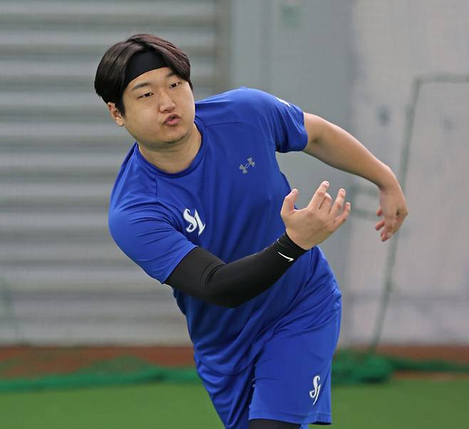 삼성 최지광이 스프링캠프가 열리고 있는 괌에서 훈련하고 있다. 삼성 라이온즈 제공