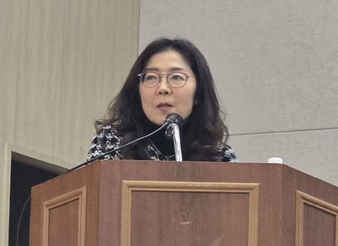 침신대 실용영어학과 현숙경 교수가 발표하고 있다.