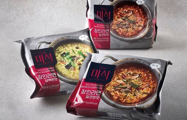 하림산업 더미식이 그룹사의 전폭적인 지원에도 불구 시장에 안착하지 못하는 모습이다. 하림산업은 매출보다 영업손실이 더 많아 적자구조에 놓였다. /하림산업