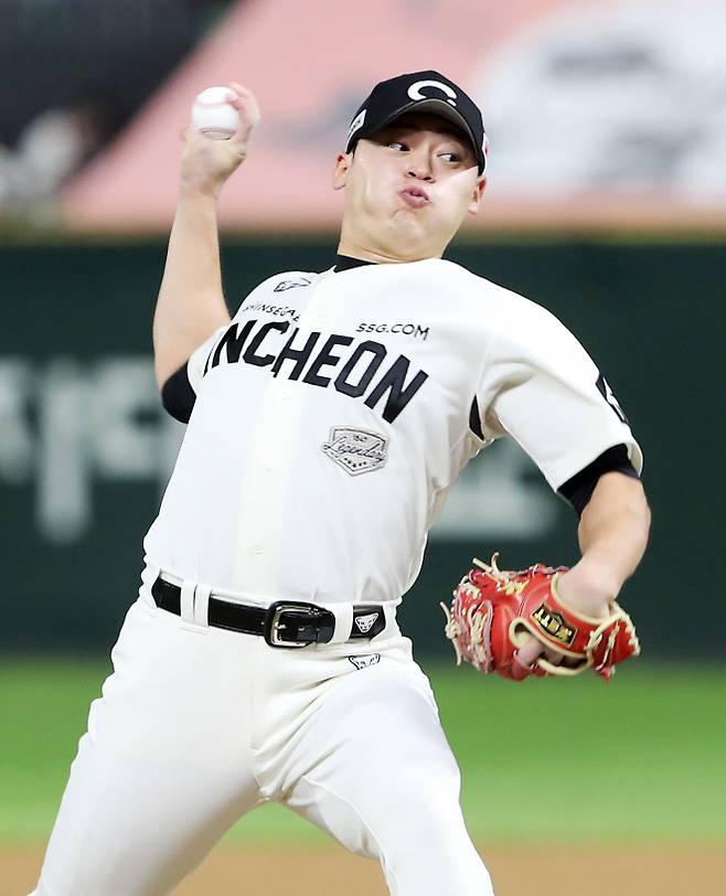 SSG 마무리 투수 조병현의 투구 모습. SSG 제공