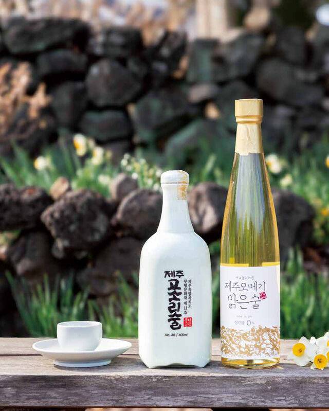 제주 오메기맑은술과 고소리술.