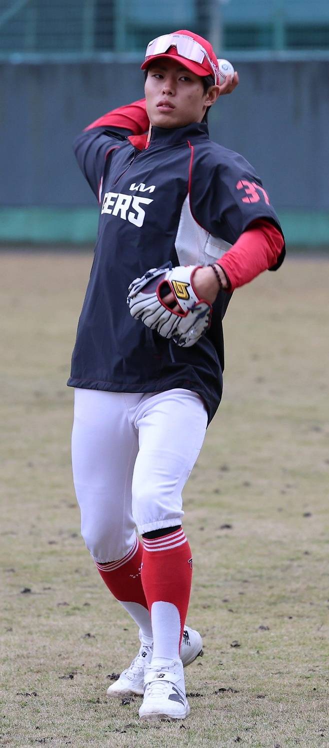 ▲ 장기적인 팀의 주전 중견수를 찾아야 하는 상황에서 김민규의 수비력과 콘택트 능력은 큰 기대를 모으고 있다 ⓒKIA타이거즈