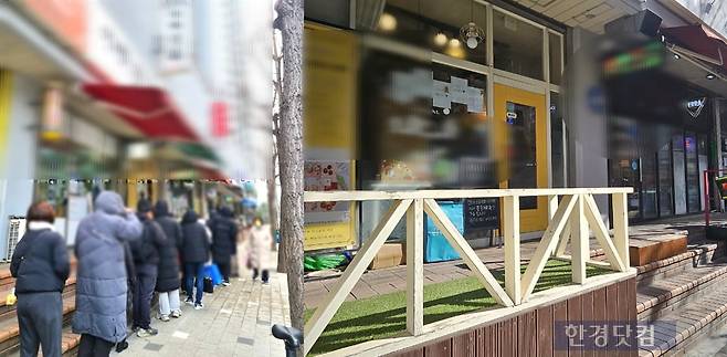 （왼）몇주전 줄 서던 두쫀쿠 가게 출처＝네이버블로그 ’뭉클조각모음‘（오） ６일 방문했을 당시 줄이 없는 모습／사진＝유지희 기자