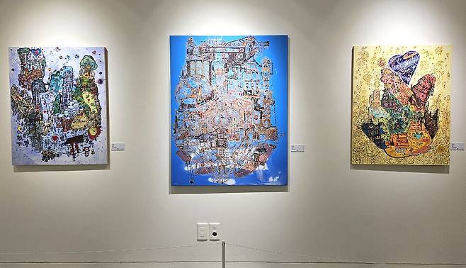 ▲&nbsp;벗이미술관&nbsp;기획전 'Enigmatic Senses: 낯선 감각의 세계에서' 전경.