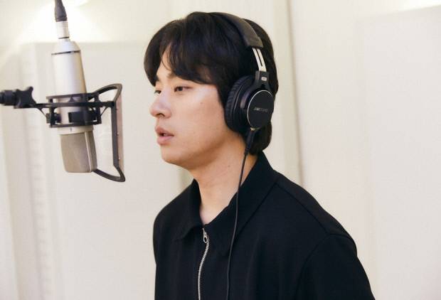 시각장애인을 위한 오디오북을 제작하고 있는 배우 박정민. <배국남 제공>