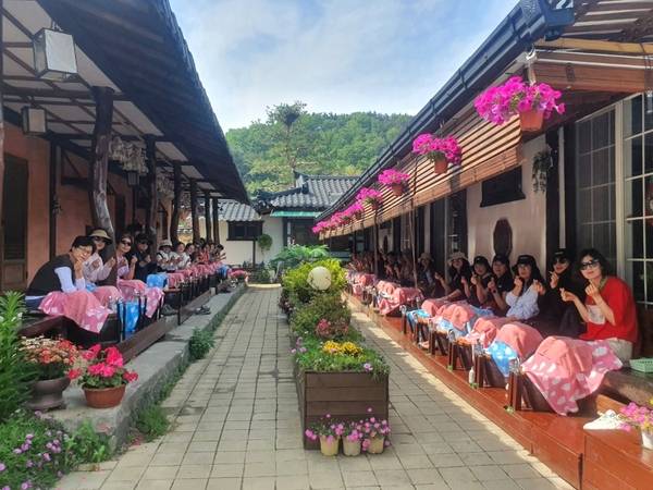 산청군이 농림축산식품부와 한국농어촌공사가 주관하는 '2026년 농촌크리에이투어' 최종 선정돼 지역 고유 자원을 활용한 체류형 농촌관광 활성화에 나선다. /산청군