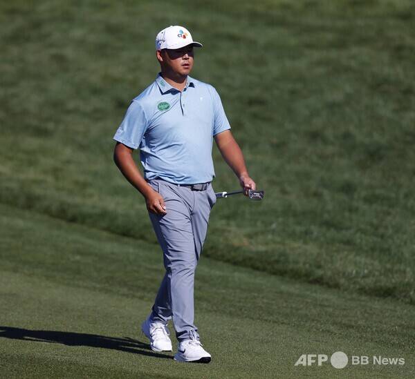 2026년 미국프로골프(PGA) 투어 WM 피닉스 오픈 우승 경쟁에 뛰어든 김시우 프로가 3라운드에서 경기하는 모습이다. 사진제공=ⓒAFPBBNews = News1 (사진을 무단으로 사용하지 마십시오.)