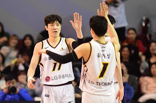 허일영(왼쪽). /사진=KBL