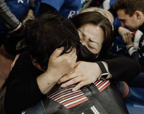 미국 쇼트트랙 국가대표 앤드루 허와 그의 어머니 김혜영 씨 [앤드루 허 소셜미디어 캡처. 재배포 및 DB 금지]