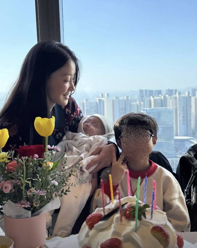 lee si young second daughter