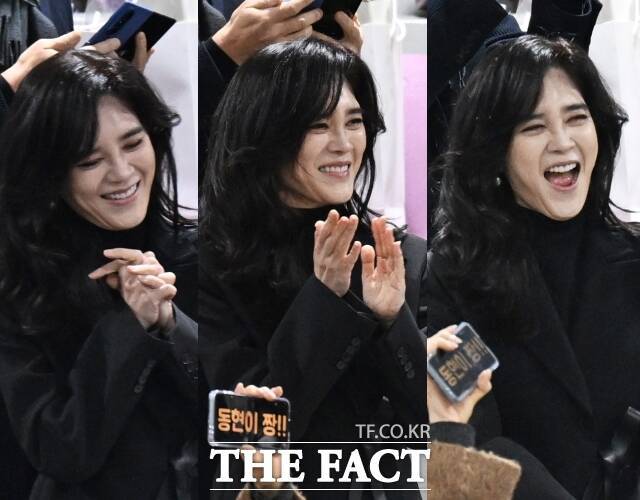 이부진 호텔신라 사장이 9일 오전 서울 강남구 휘문고등학교에서 열린 아들 임동현 군의 졸업식에 참석해 동현 군이 속한 밴드부의 공연을 관람하고 있다. 이날 임동현 군은 밴드부 보컬로 노래를 불렀다. /이새롬 기자