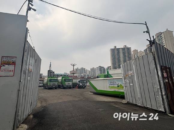 개발계획이 확정된 동부화물터미널 터. 현장엔 펜스가 처져 있다. [사진=김민지 기자]